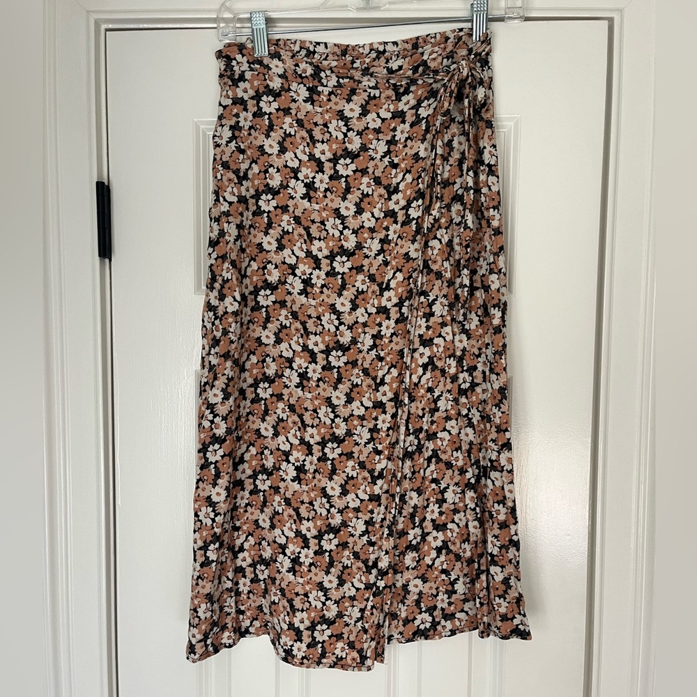 URBAN Romantics Floral Midi Skirt in Black, Tan & White